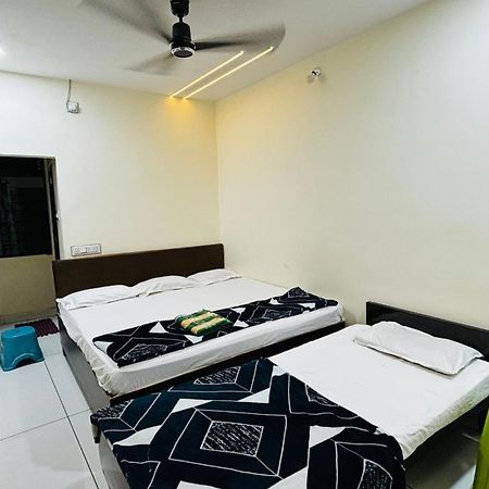 Hotel Shreenidhi Comfort Stay Ujjain Dış mekan fotoğraf