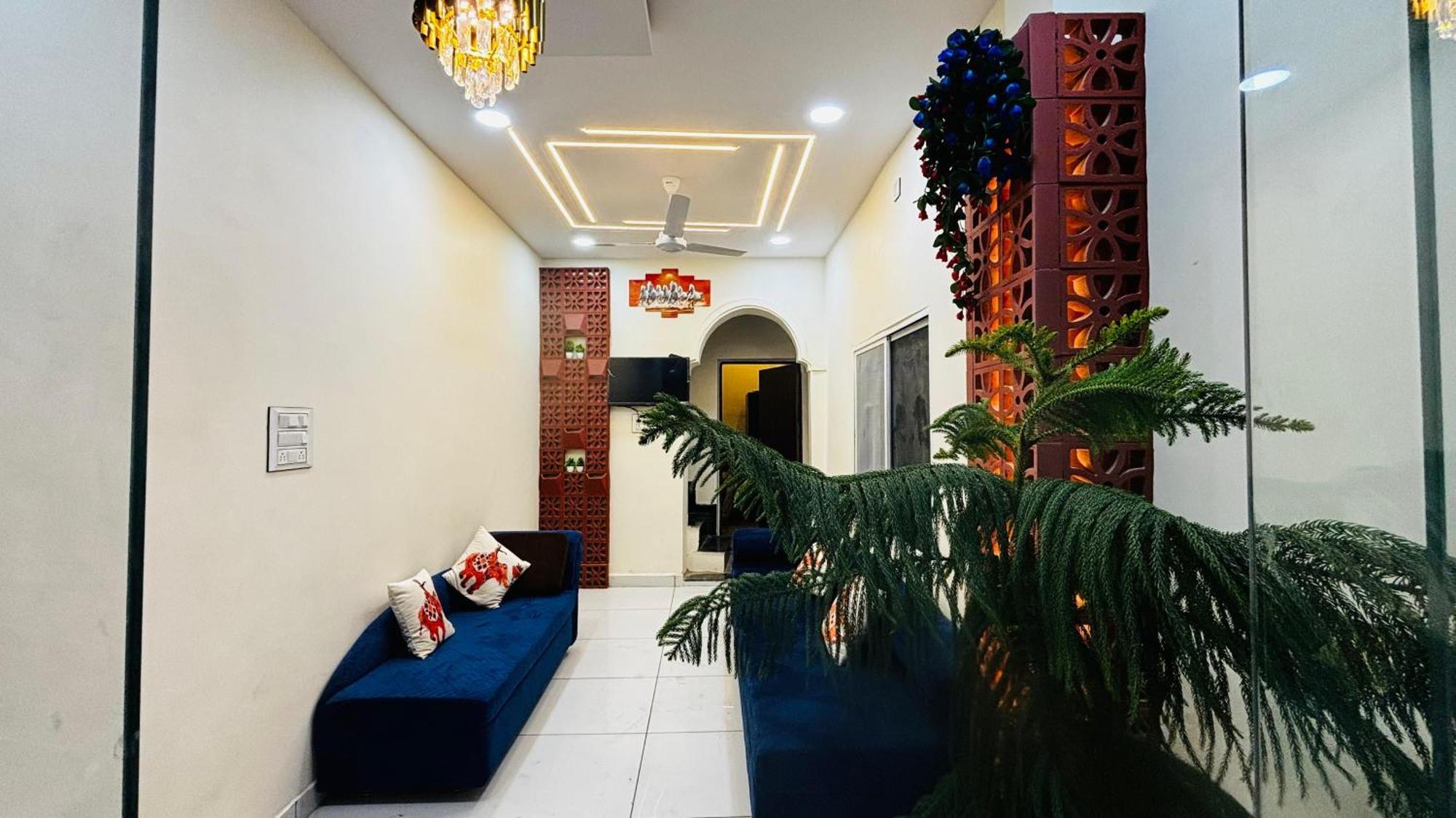 Hotel Shreenidhi Comfort Stay Ujjain Dış mekan fotoğraf